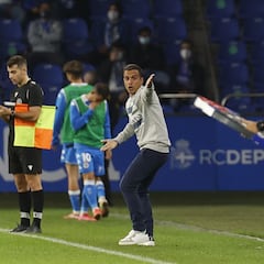 Los cambios del Deportivo se hacen esperar: la mitad se producen más allá del 80'