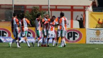 Cobresal recibe a Wanderers en El Salvador.