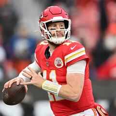Who will play for the Chiefs if Patrick Mahomes is out vs Texans? Chiefs quarterback suffers high-ankle sprain