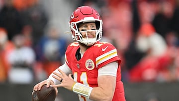 Chiefs quarterback Patrick Mahomes may have suffered a high-ankle sprain. They may have to rely on Carson Wentz when they face the Texans on Saturday.