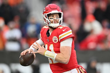 Why isn’t Patrick Mahomes playing for the Chiefs against the Broncos in Week 18?