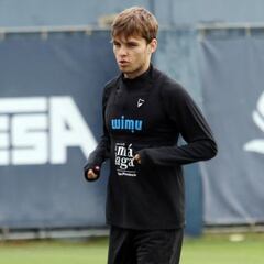 Febas: “La afición exigirá resultados, es lo que tiene llevar este escudo”