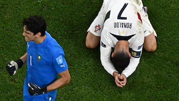 Bono, con Cristiano durante el Mundial de Qatar.