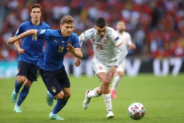 Nicolo Barella y Pedri.