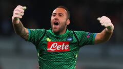 David Ospina celebrando el triunfo del Napoli ante Liverpool por la segunda fecha de la fase de grupos de Champions League