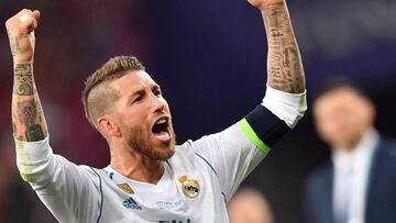 Ramos celebra la tercera Champions consecutiva.