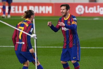 Griezmann y Messi celebrando el gol 2-1