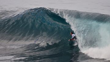 Un bodyboarder en el Campeonato de España de Bodyboard 2022, en Gáldar (Islas Canarias).