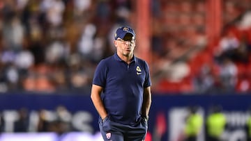 Andrés Lillini durante un encuentro de Pumas en el Estadio Alfonso Lastras Ramírez de San Luis Potosí