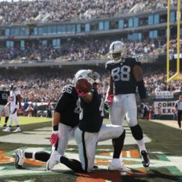 Marcel Reece, Fullback de los Oakland Raiders, celebrando un TD.