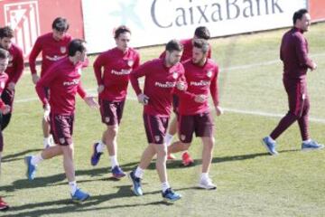 Los jugadores titulares ante el Barcelona realizaron carrera continua.