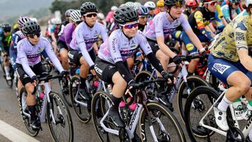 La ciclista Ane Santesteban, durante una carrera con el Laboral Kutxa.