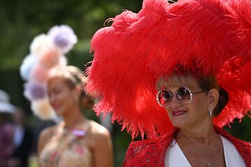 En el hip¨®dromo de Ascot, ciudad al sur de Inglaterra, donde se celebra la tradicional y pintoresca carrera de caballos con la presencia de la familia real brit¨¢nica.