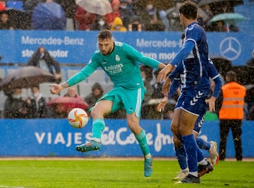 Mario Gil y su gol ante el Sabadell.
