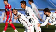 Karim Benzema celebró así su primer gol al Elche.