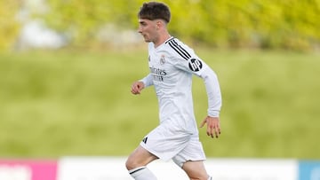 César Palacios, con el Castilla tras volver de su lesión.