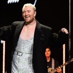 Sam Smith cancels Manchester gig after performing four songs