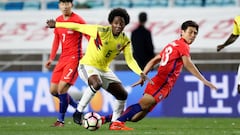 Carlos S&aacute;nchez con el dominio del bal&oacute;n en el partido amistoso entre Corea del Sur y Colombia