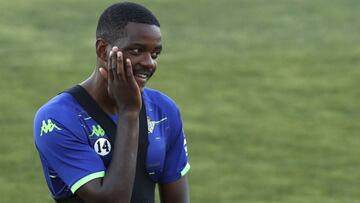 William Carvalho.