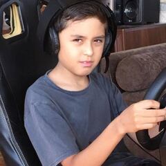 Con 10 años sorprendió a un adulto venciéndolo en carrera de karting e-Sports
