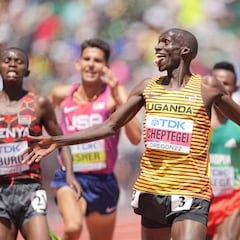 La zancada de Cheptegei le corona campeón mundial de 10.000