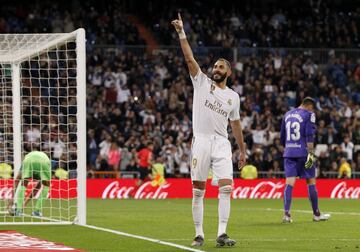 4-0. Karim Benzema celebró el cuarto tanto que marcó desde los once metros.