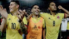 Abel Aguilar con Falcao y James