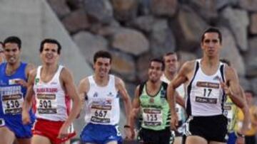 <b>EL TRÍO DE 1.500. </b>Reyes Estévez (dorsal 387), Juan Carlos Higuero (503) y Arturo Casado (dorsal 17).