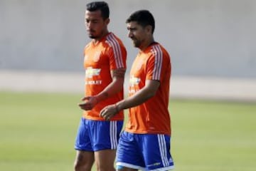 El jugador de Universidad de Chile David Pizarro durante la practica matutina en el CDA de Santiago, Chile.