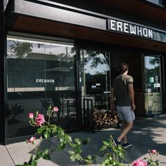 Va al súper de EEUU donde hacen la compra los famosos y el precio del agua es para desmayarse