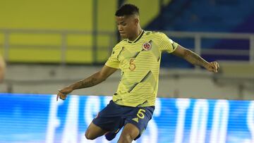 Wilmar Barrios durante un partido con la Selecci&oacute;n Colombia.