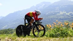 Ion Izagirre, con el maillot de campeón de España, en una crono del Tour de Suiza.