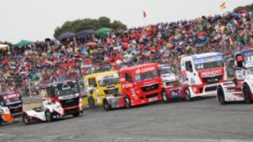 Un momento de la carrera en El Jarama.