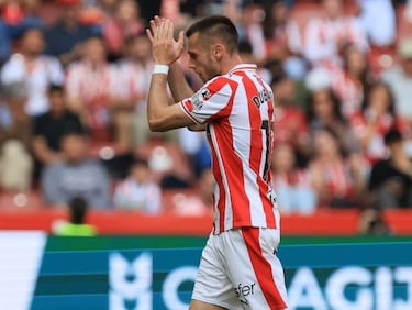 Sensacional temporada de un Dubasin. El pingüino hizo un doblete ante el Cádiz, este pasado fin de semana. Nos quedamos con el segundo de sus tantos, con un grandísimo disparo cruzado. Inapelable.