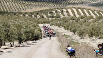 14-02-2022 Momento de la primera edición de la Clásica Jaén Paraíso Interior, ganada por el kazajo Alexey Lutsenko (Astana) DEPORTES PHOTO GOMEZ SPORT