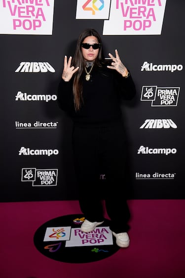 La cantante Ptazeta posa en la alfombra roja de LOS40 Primavera Pop.
