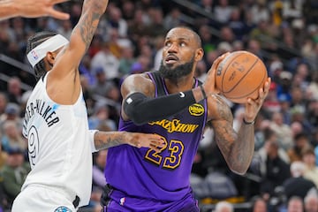 Lakers forward LeBron James shoots against the Minnesota Timberwolves.