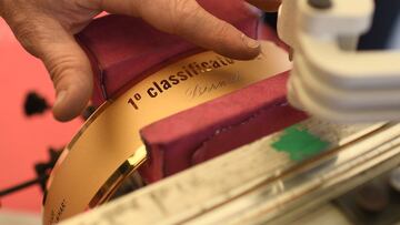 El Trofeo Senza Fine ya tiene escrito el nombre de Egan Bernal