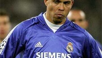 <B>PRESIONES.</B> La CBF presiona a Ronaldo para que juegue la Copa Confederaciones.