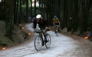 La carrera se creó en 1997 para salvaguardar la Strade Bianche de la Toscana. Empieza y termina en Gaiole, pueblo de la provincia de Siena.