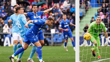 GETAFE, SPAIN - FEBRUARY 11: Borja Mayoral of Getafe CF scores his team's first goal during the LaLiga EA Sports match between Getafe CF and Celta Vigo at Coliseum Alfonso Perez on February 11, 2024 in Getafe, Spain. (Photo by Angel Martinez/Getty Images)