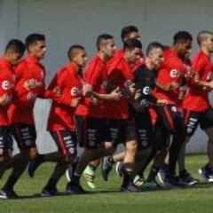 Pizzi inicia su periodo en la Roja entrenando con 12 jugadores