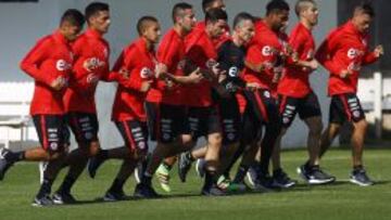 Pizzi inicia su periodo en la Roja entrenando con 12 jugadores