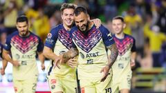 Jugadores del Am&eacute;rica festejan el gol contra Le&oacute;n