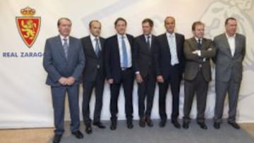 Parte del grupo de empresarios propietarios del Real Zaragoza.