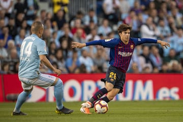 Stanislav Lobotka y Riqui Puig.