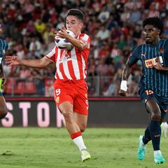 Arribas auxilia a Vicente Moreno