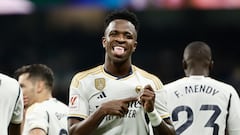 MADRID, 11/11/2023.- El delantero del Real Madrid Vinicius Junior celebra tras marcar el tercer gol ante el Valencia, durante el partido de LaLiga de fútbol que Real Madrid y Valencia CF disputan este sábado en el estadio Santiago Bernabéu. EFE/Sergio Pérez
