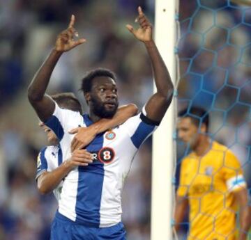 El delantero ecuatoriano del RCD Espanyol Felipe Caicedo celebra tras marcar ante el Málaga.