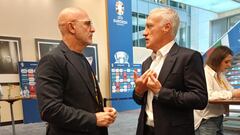 Luis de la Fuente y Deschamps, seleccionador de Francia, en la reunión de la UEFA en Düsseldorf (Alemania).